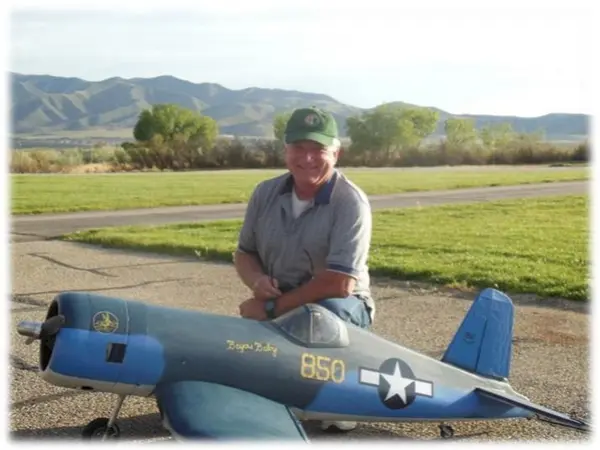 Alan Sanders: Top Flite Giant Corsair