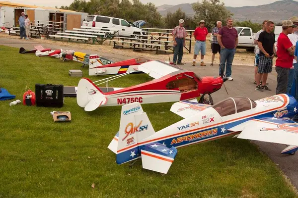 Lots of planes of all sizes.