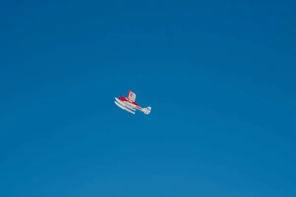 A set of floats seemed to work pretty well for flying off the snow.!